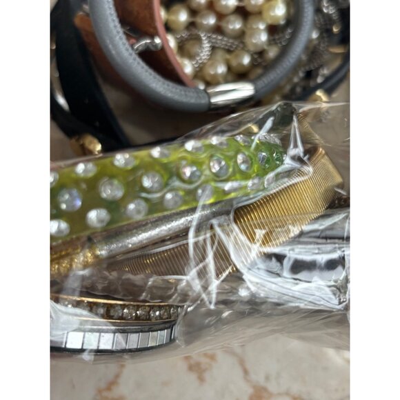 Mixed Jewelry Lot 14 Oz Assorted Bracelets & Necklaces With Beads Chains Leather - Picture 8 of 11